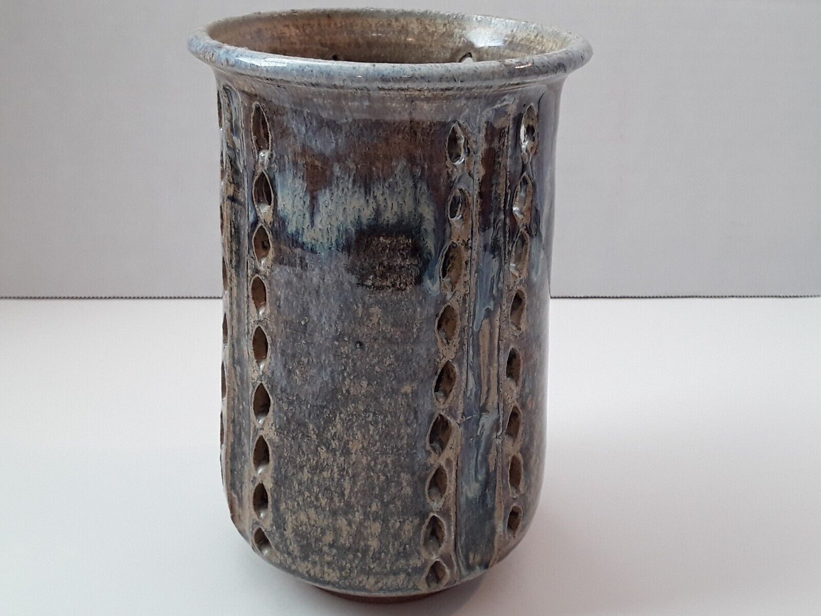 PIQUE FLOWER VASE WITH HOLES