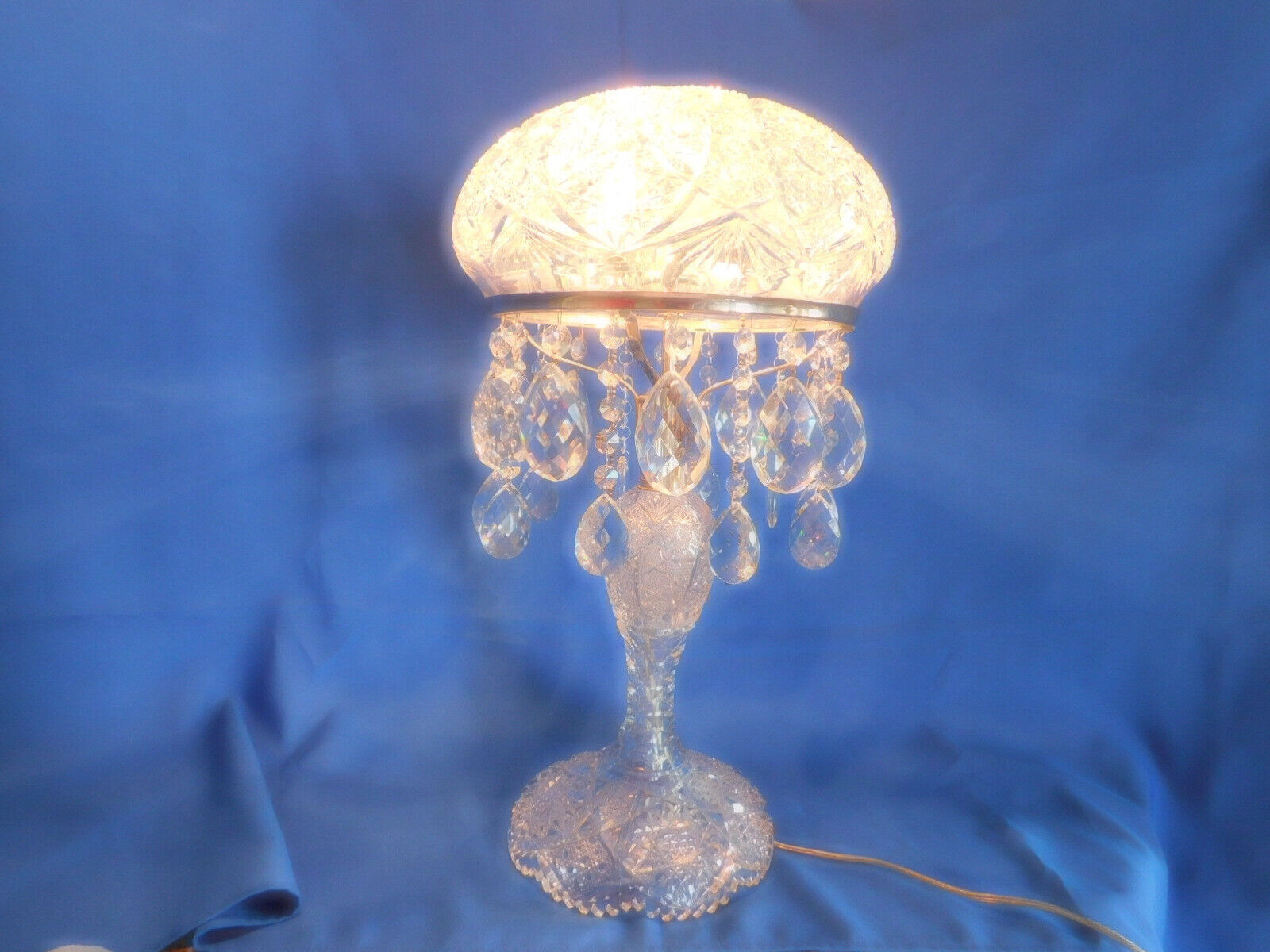 Antique AMERICAN BRILLIANT CUT GLASS lamp, mushroom shade 674