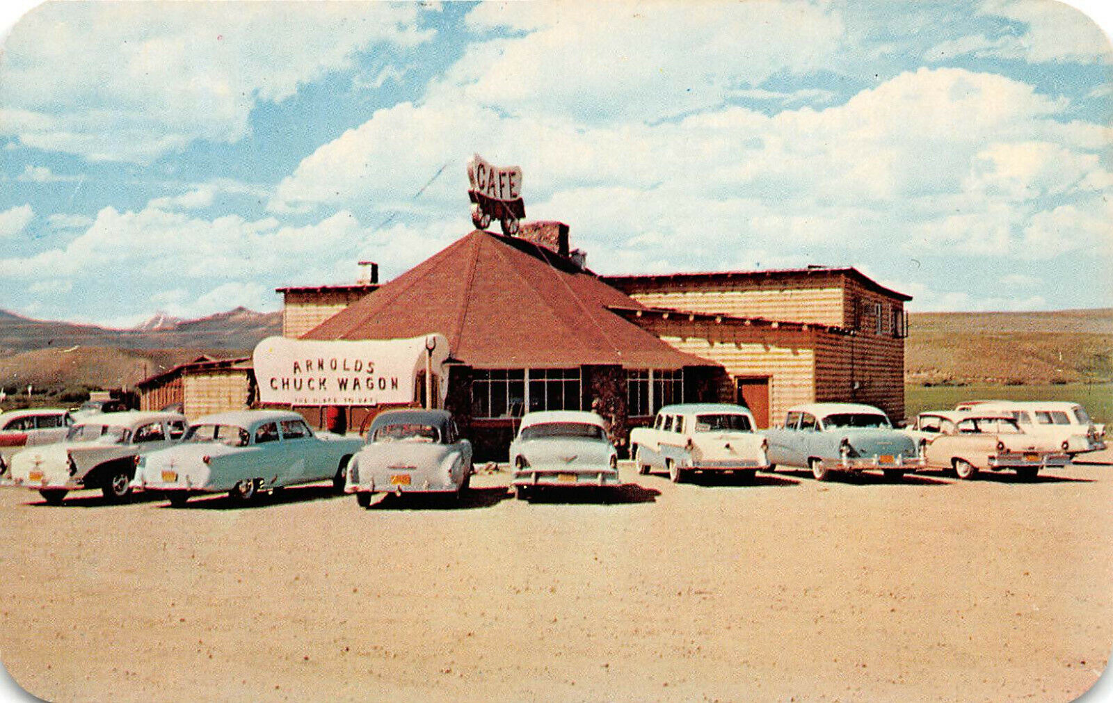 Postcard Arnold\'s Chuck Wagon Inn Granby Colorado Lots of 1950s Cars