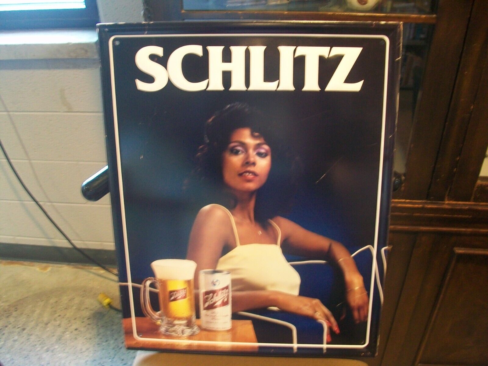 Vintage 1981 Black Americana Schlitz Beer Tin Sign In nice Condition.  22\