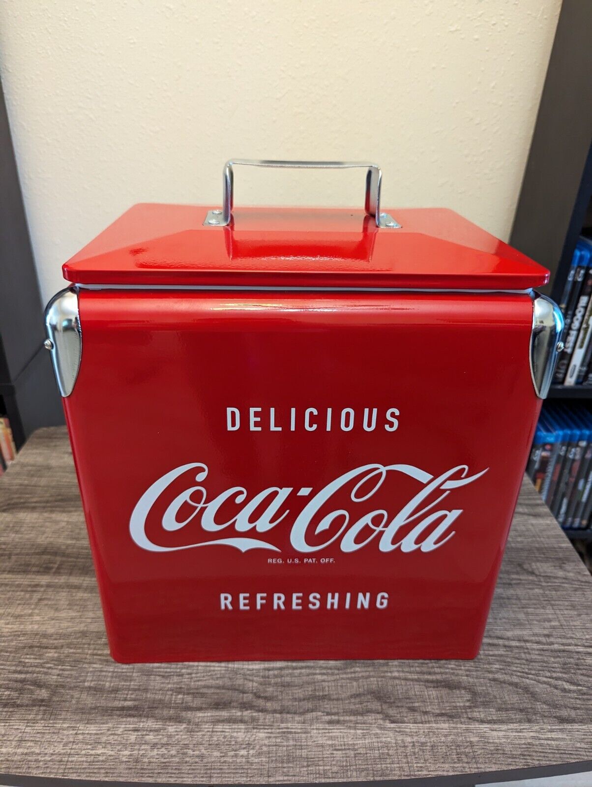 Coca-cola Retro Ice Chest Cooler With Bottle Opener 13 L (14 Qt), Capacity