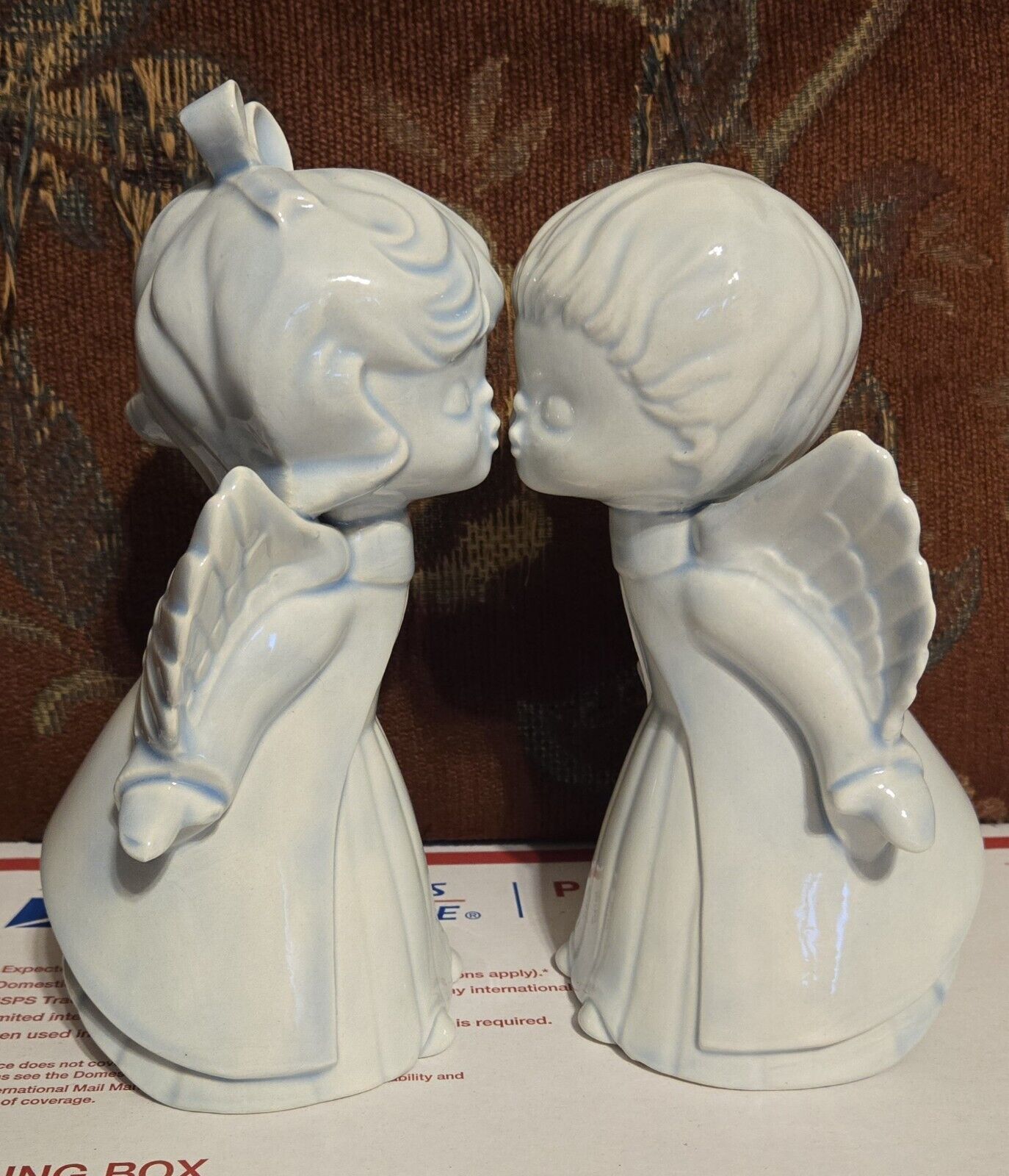 Vtg Retro Blue Ceramic Kissing Angel Girl & Boy 7.5