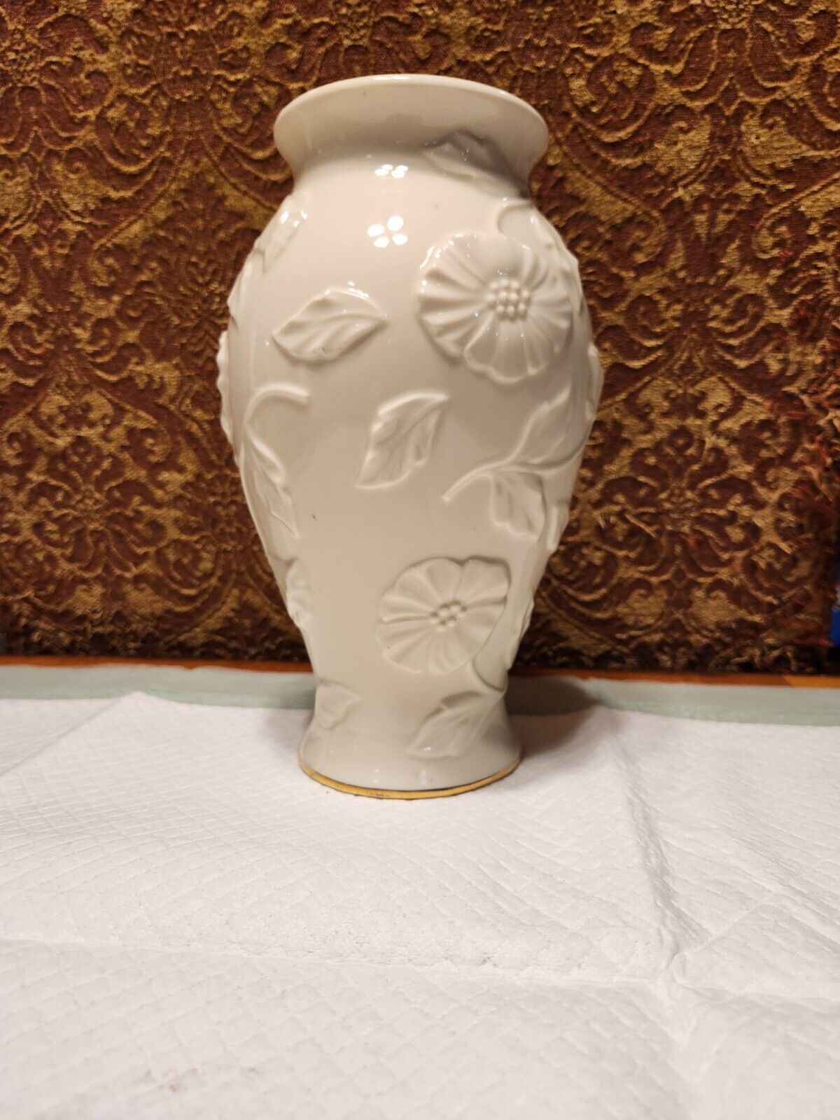 Lenox 10” Poppy Vase,  Ivory with 24kt Gold Trim.  Fine China.