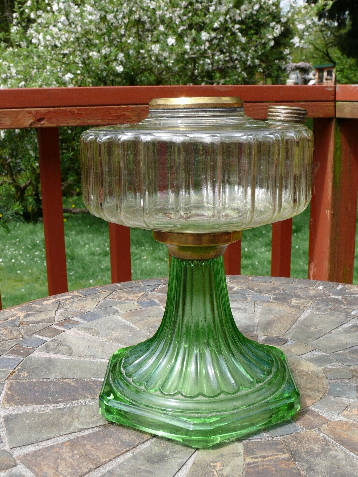 Antique Aladdin 1936 Corinthian B-105 Green Base Kerosene Oil Lamp