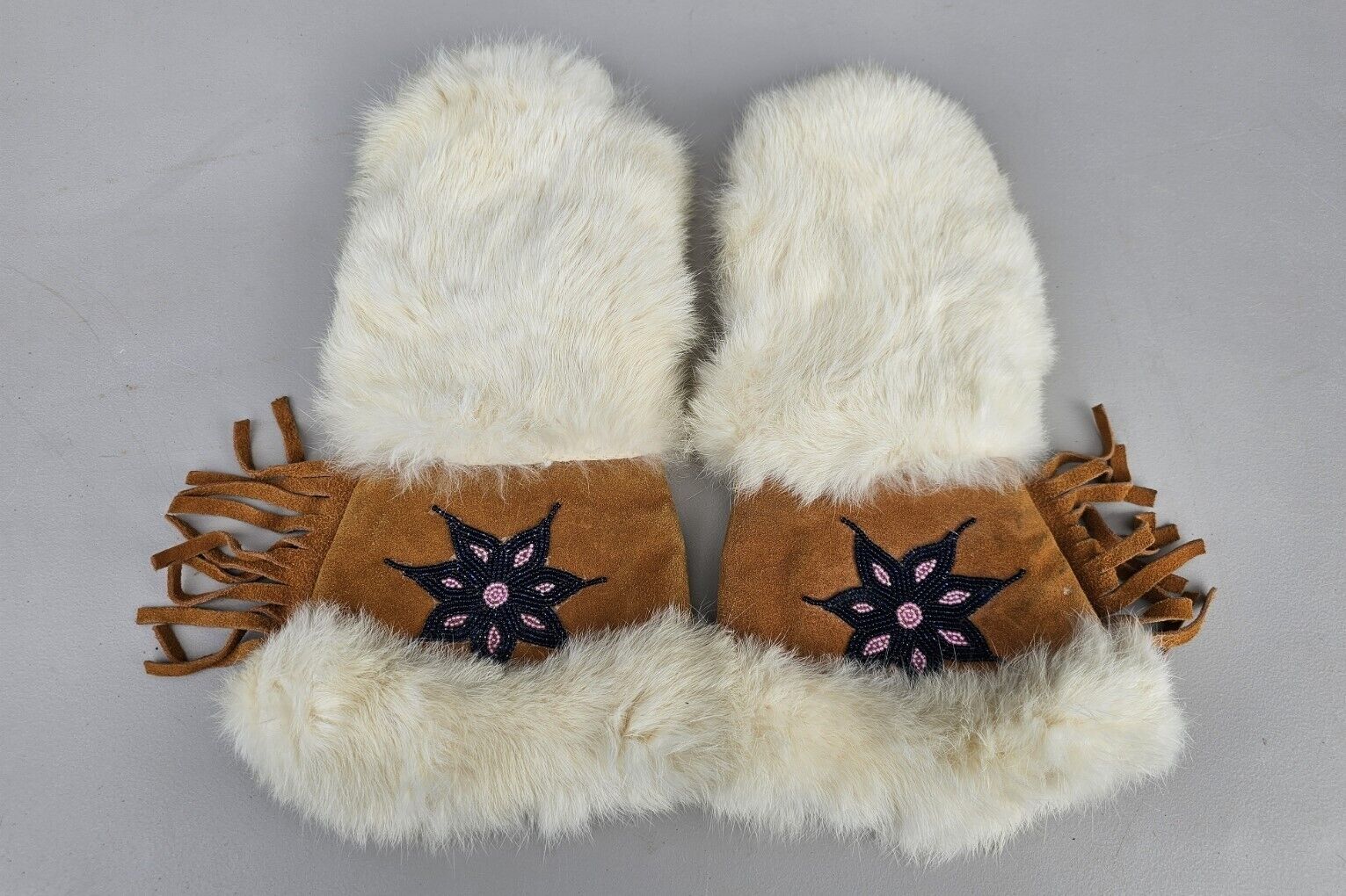 VTG Alaskan/Kutchin Native American Tanned Hide Beaded Arctic Mittens W/ Fur