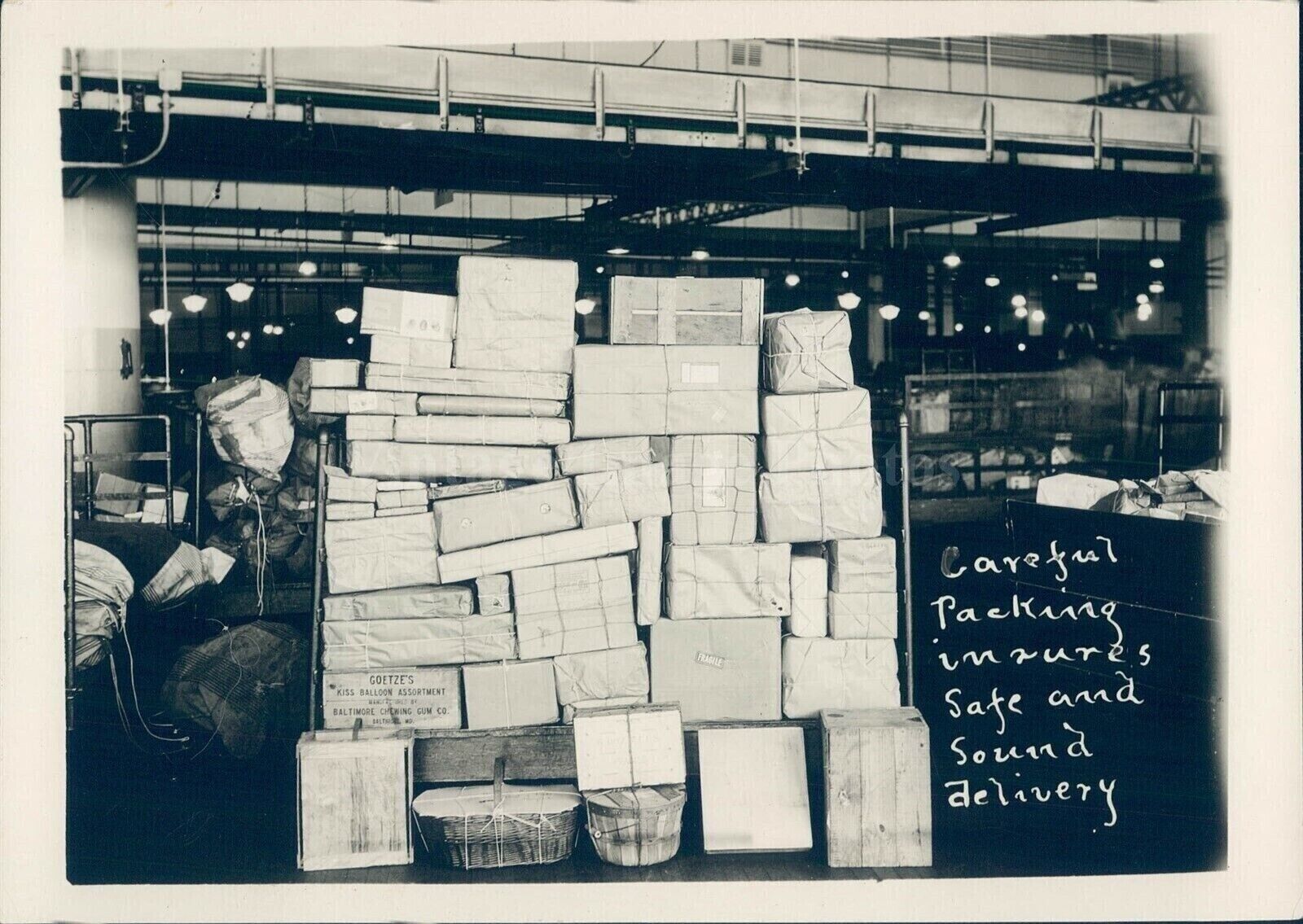 1925 US Post Office Business Packing Safe Sound Delivery Vintage Press Photo