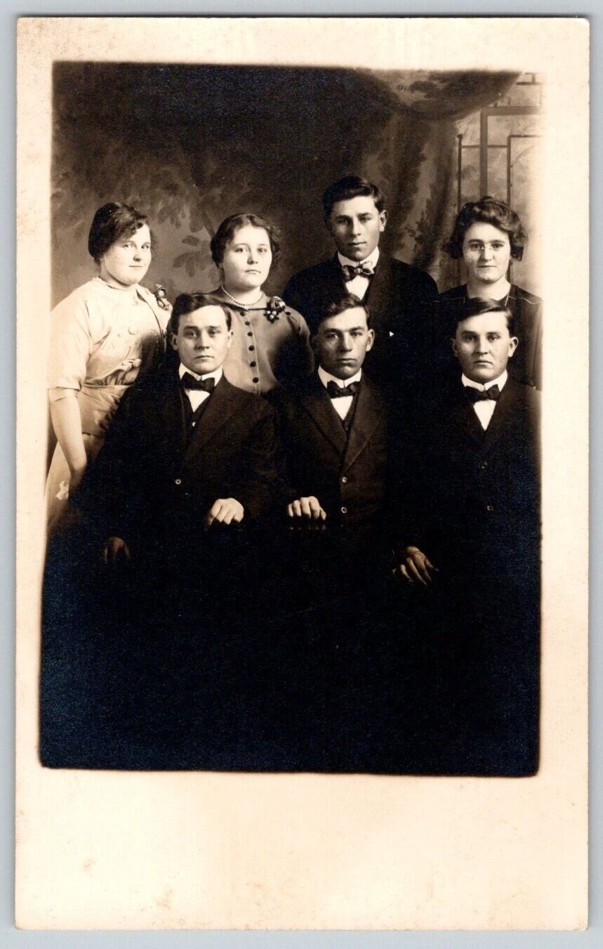 RPPC Portrait Postcard~ Group Of Well Dressed Young Men & Women