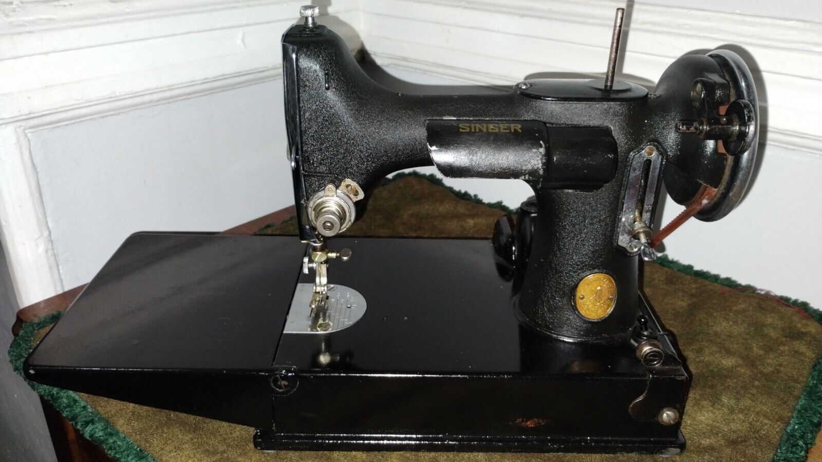 Vintage 1935 Singer Featherweight 221,Early Production. AE000229.Batch  of 7000