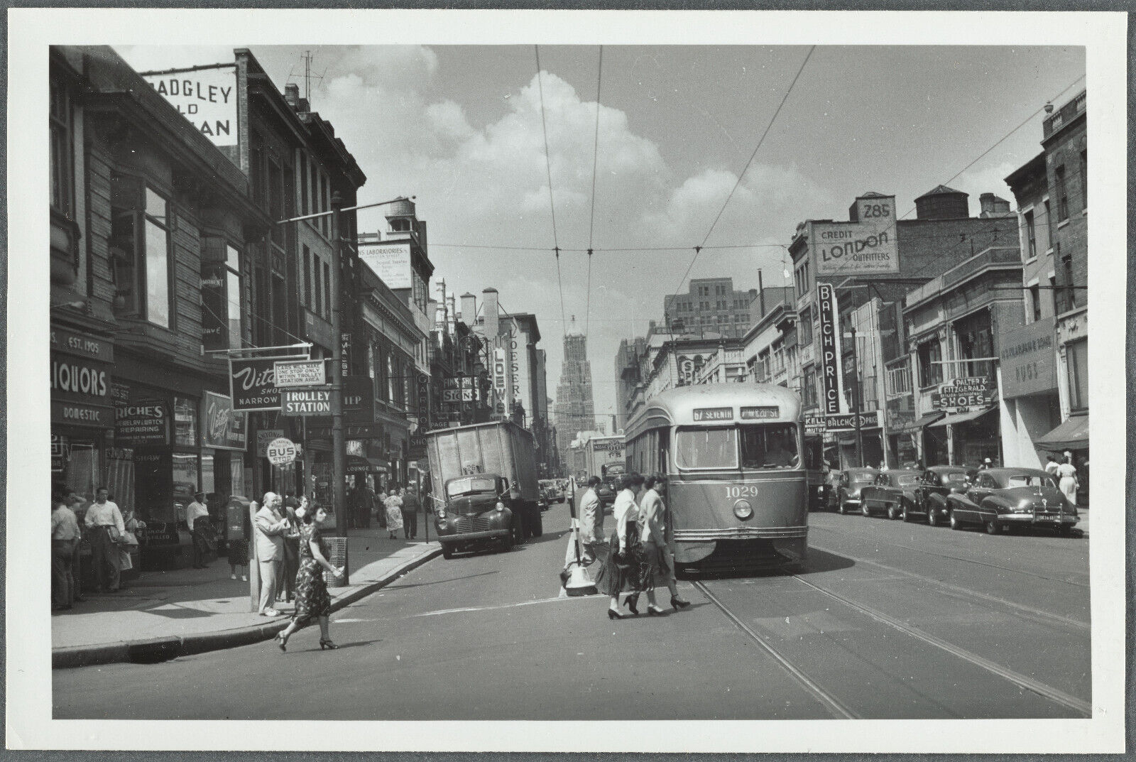 Old 4X6 Photo, 1950\'s Livingston Street in Brooklyn, NY 5652672