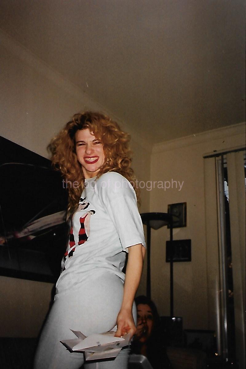 PRETTY 1980\'s GIRL Big Hair FOUND PHOTOGRAPH Color ORIGINAL Snapshot 46 51 V