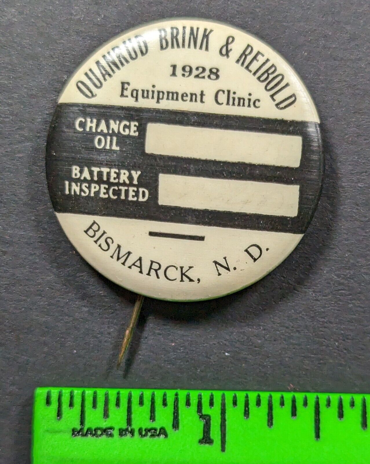 Vintage 1928 Automobile Garage Gas Oil Bismarck North Dakota Pinback Pin