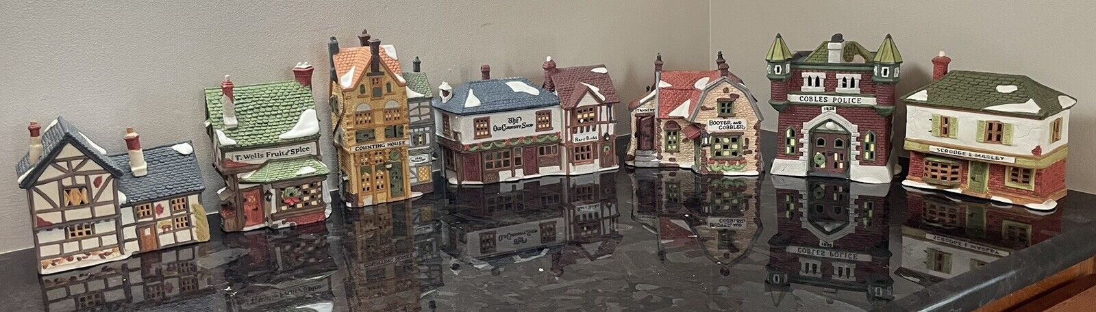 Dept 56 Heritage Village Collection Dickens’ Village Series Lot Of 7
