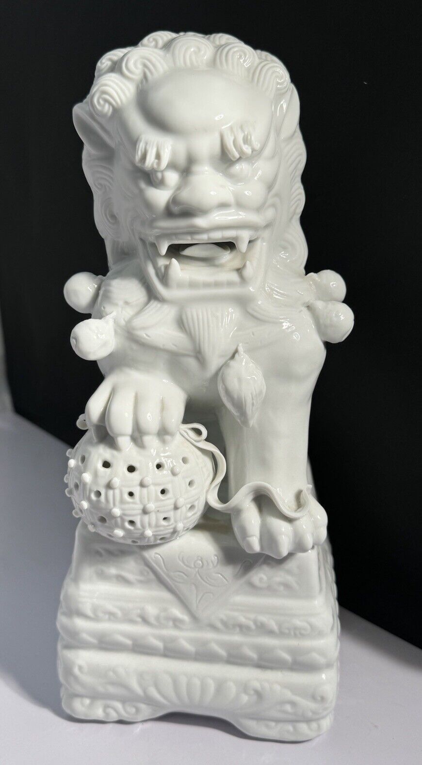 Chinese Blanc De Chine Porcelain WHITE FOO DOG Temple Guardian Statue 11” VTG