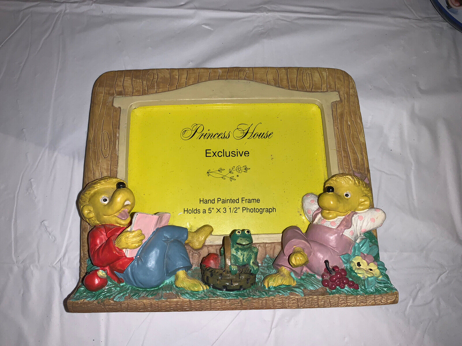 Princess House Exclusive Hand Painted 5” X 3 1/2” Bernstein Bears Picture Frame