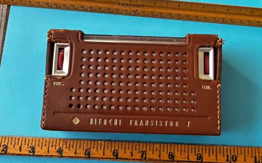 Vintage Hitachi TH-759 AM Transistor Radio