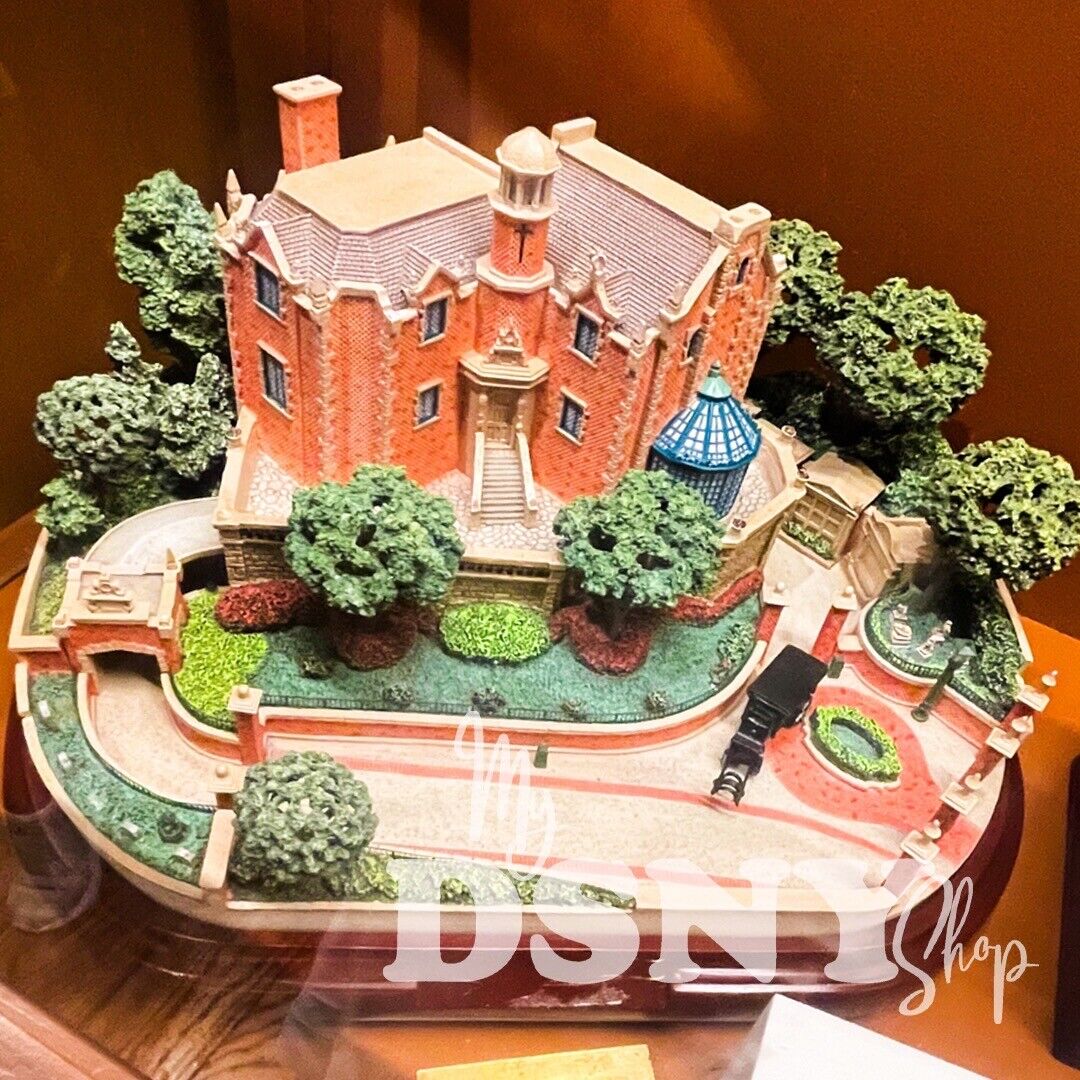 Walt Disney World Olszewski Haunted Mansion Light Up Miniature Model & 3 scenes.