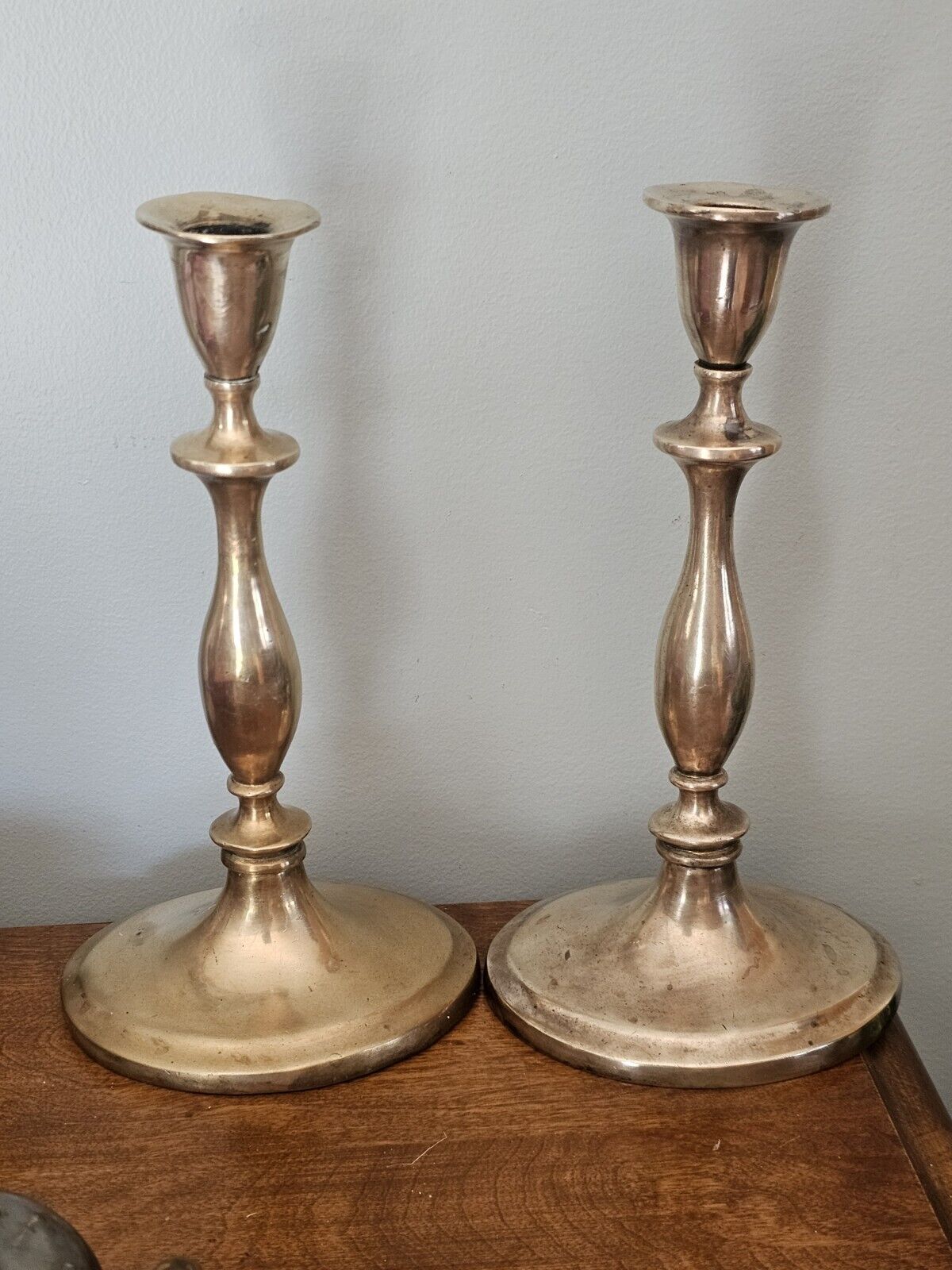 ANTIQUE 1700\'S GEORGIAN OVAL BASE HEAVY  SOLID BRONZE CANDLESTICKS 10.5\