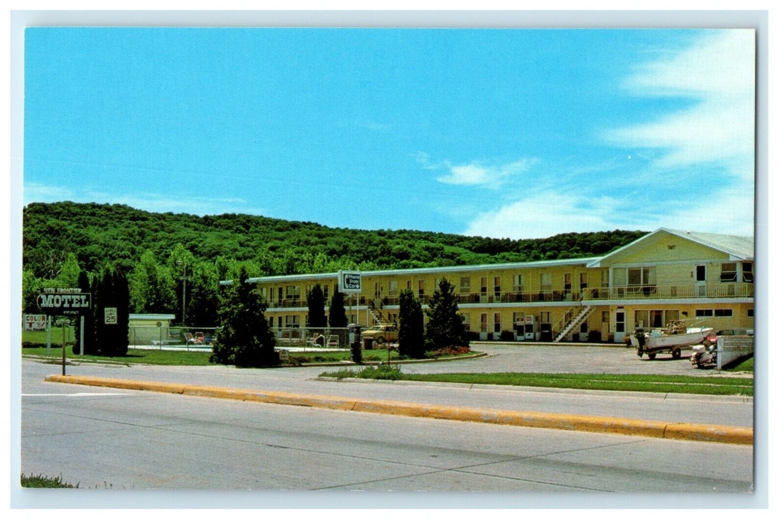 c1960's New Frontier Hotel Marquetta Iowa IA Unposted Vintage Postcard