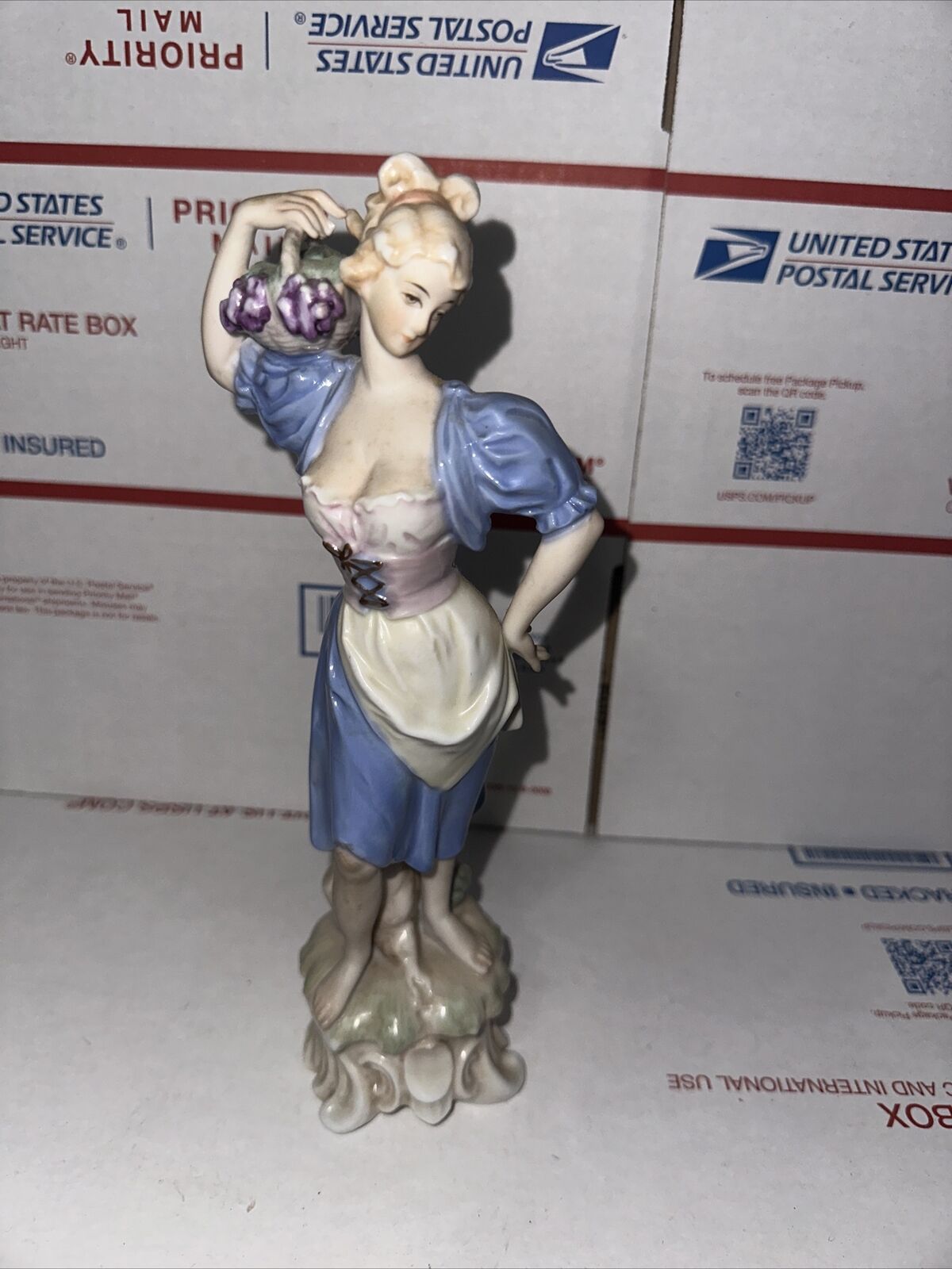 Porcelain Peasant Figurines – Woman, by Ardalt, #7712,