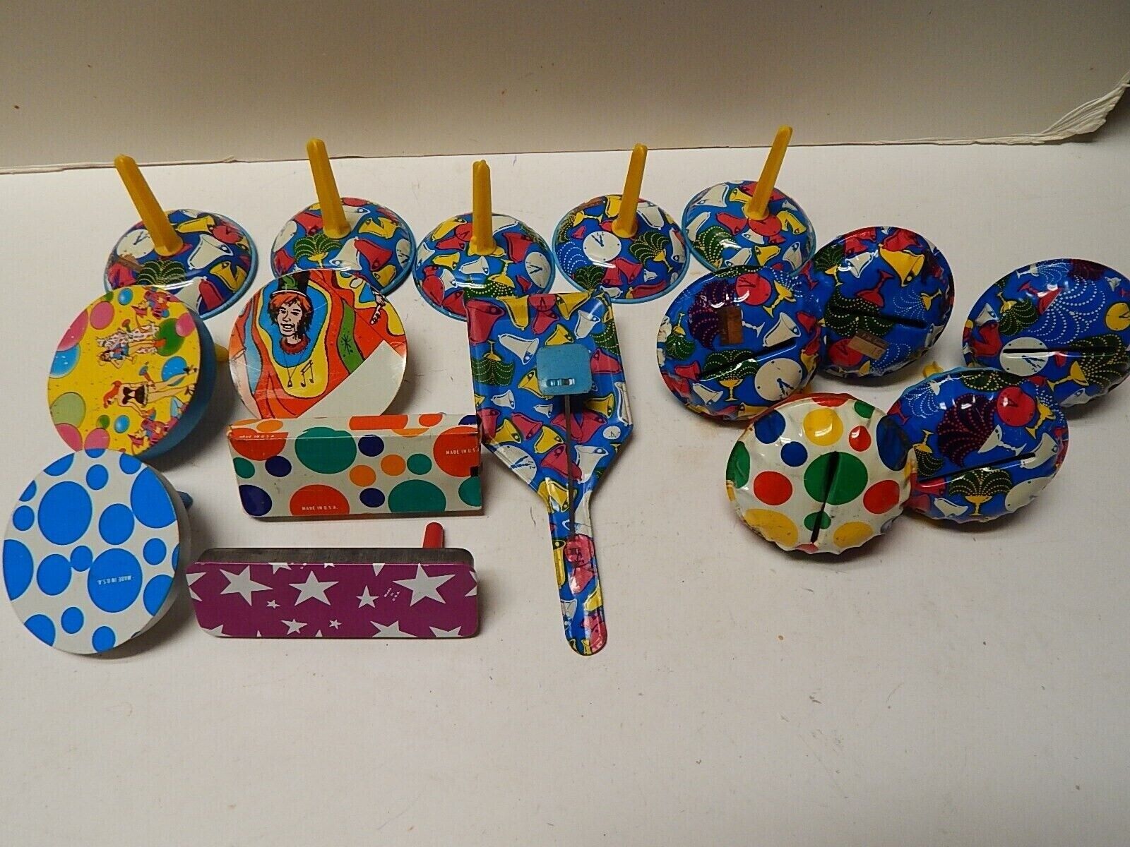 LOT OF 16 VINTAGE PAINTED TIN PARTY NOISE MAKERS MADE IN USA Birthday Baby
