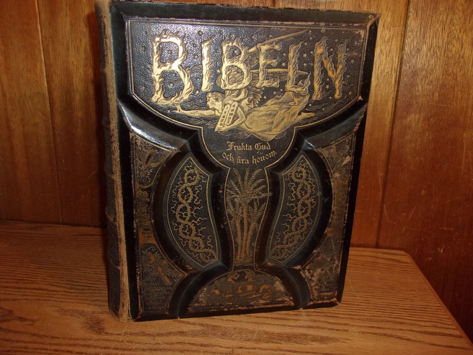 1889 Antique Bibeln Family Bible Thick