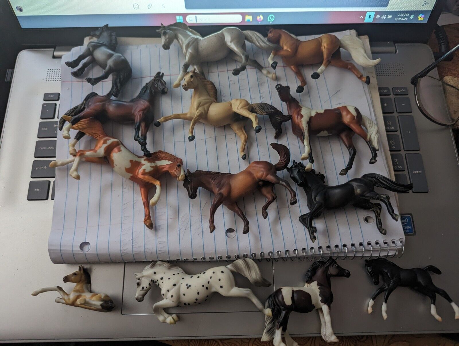 Lot Of 13 RARE Breyer Horses Reeves Stablemates Plastic Toys Figurines