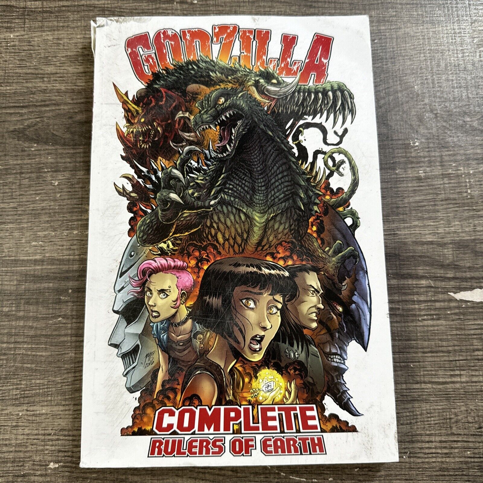 Godzilla: Complete Rulers of Earth - Paperback, by Mowry Chris - Very Good