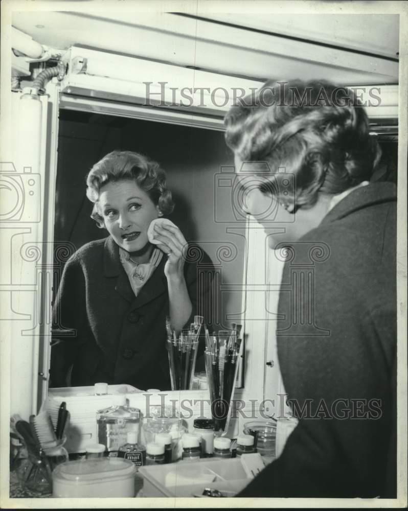 Press Photo Singer Constance Moore in Dressing Room - sya11789