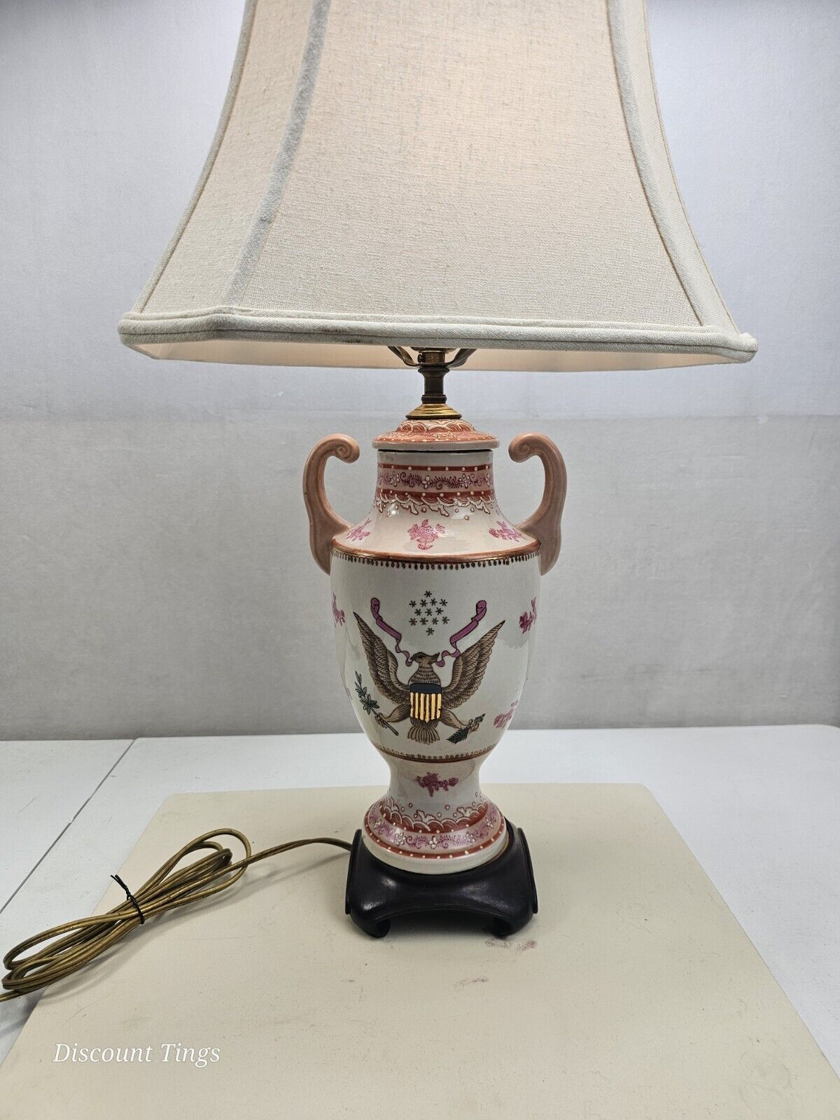 Vintage Presidential Eagle Heavy Porcelain Hand Painted Table Lamp