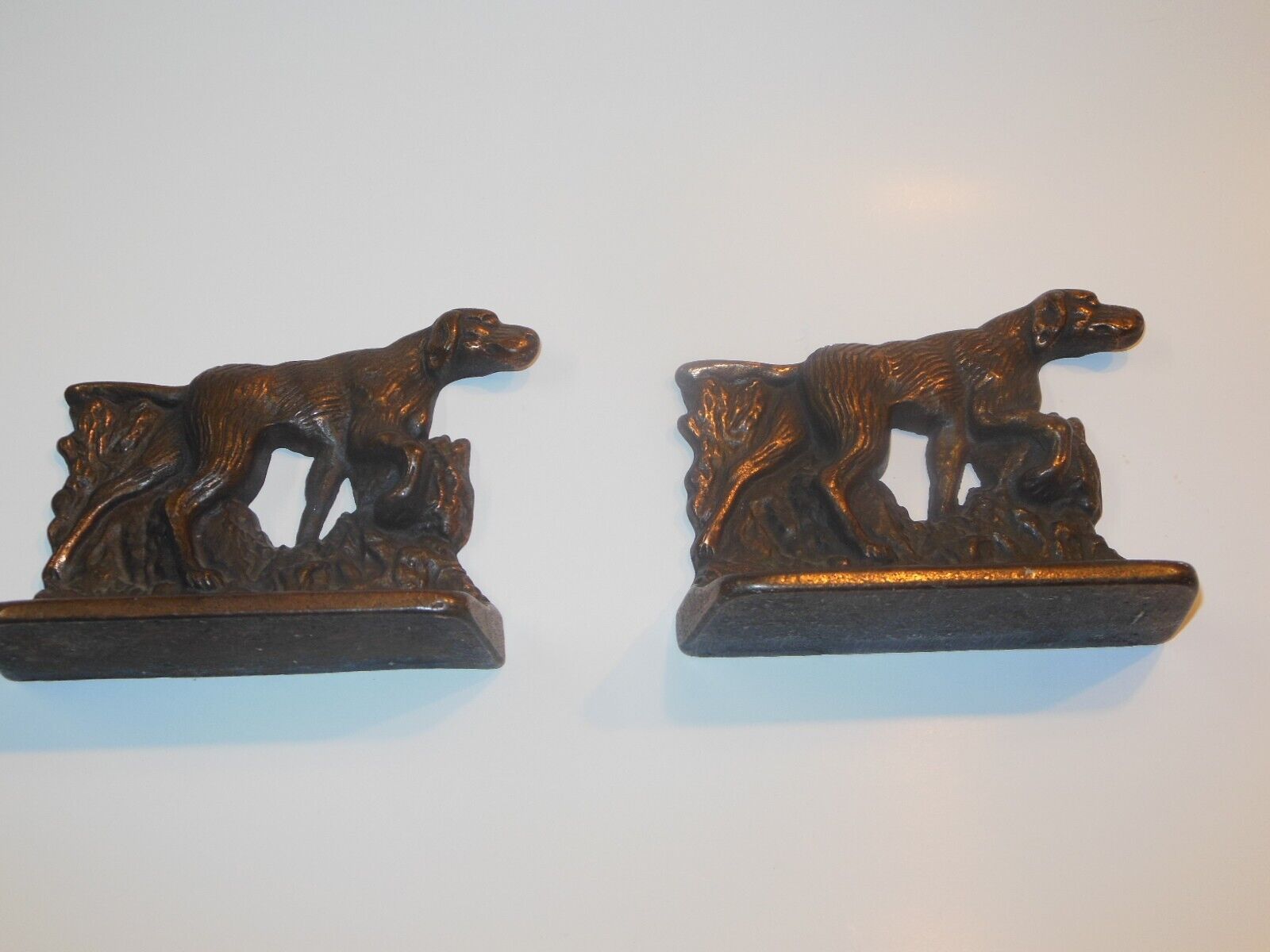 Vtg MCM Heavy Cast Iron Bronze Copper Tone English Pointer Hunting Dog Bookends