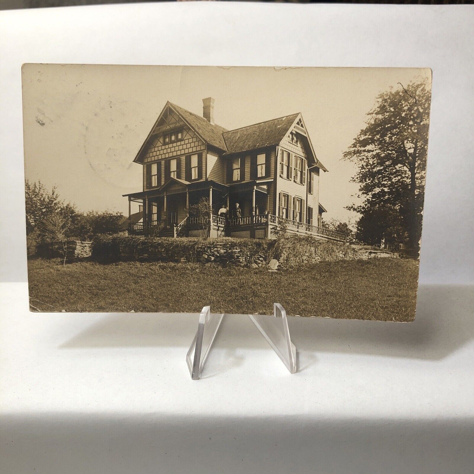 VINT REAL PHOTO .01 POSTCARD 1909USED PHOTO OF A HOUSE UNK. LOCATION