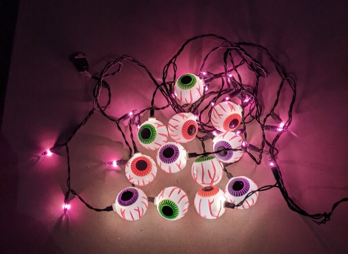 VIN 3D Halloween Set of 12 Bloodshot Eyeballs Blow Mold String Pathway Lights