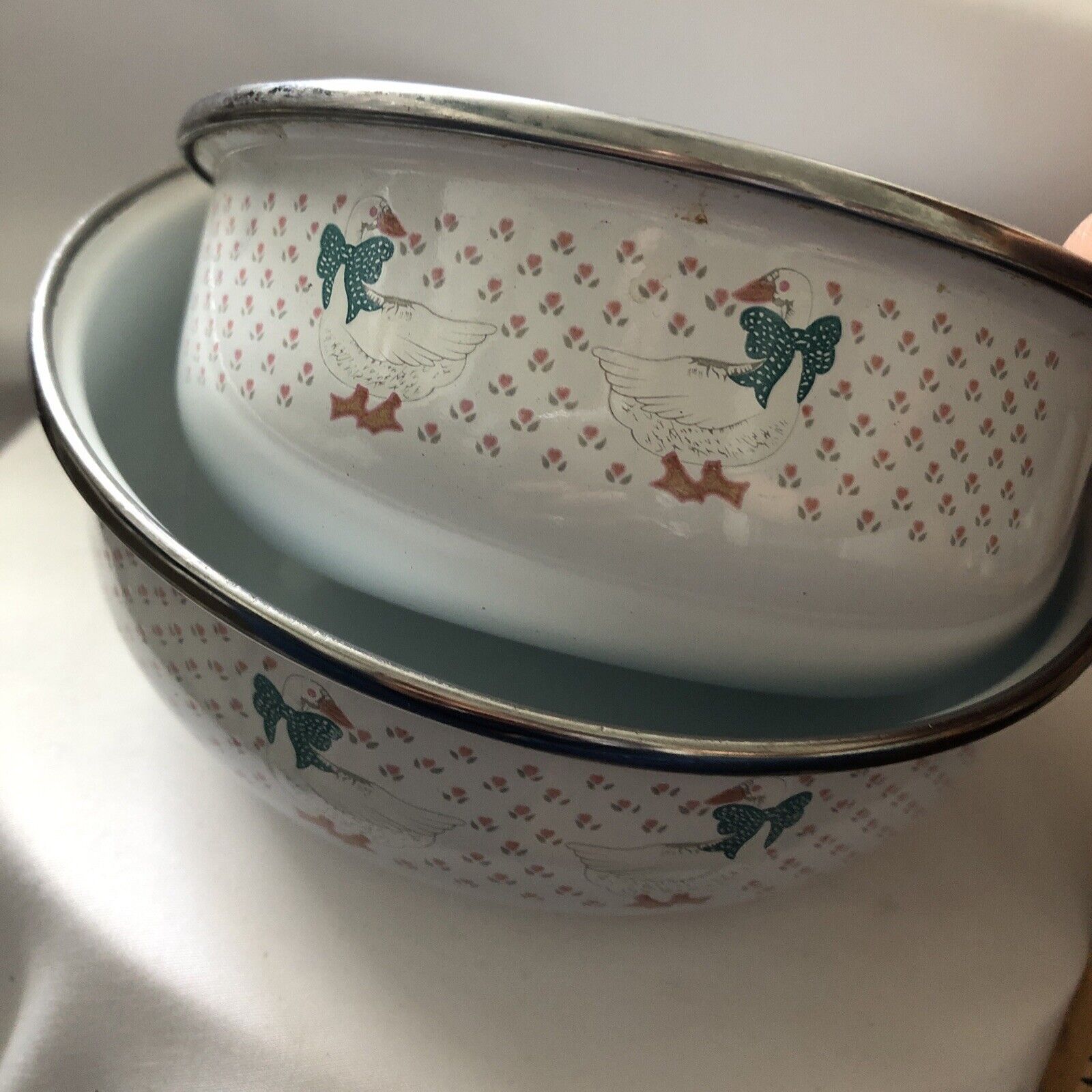 Set Of 2 Vintage Happy Ducks Geese Mixing Bowls RARE 90s