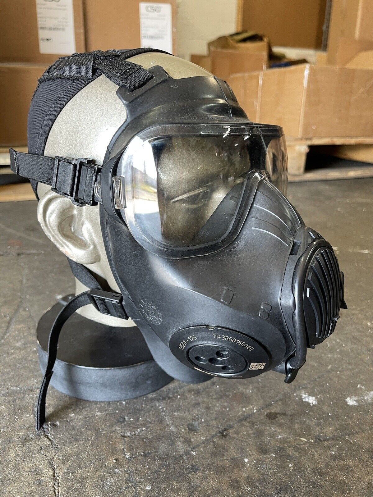 Gas Mask, C50 WITH CLEAR OUTSERT, Large Size, Avon Protection, Used