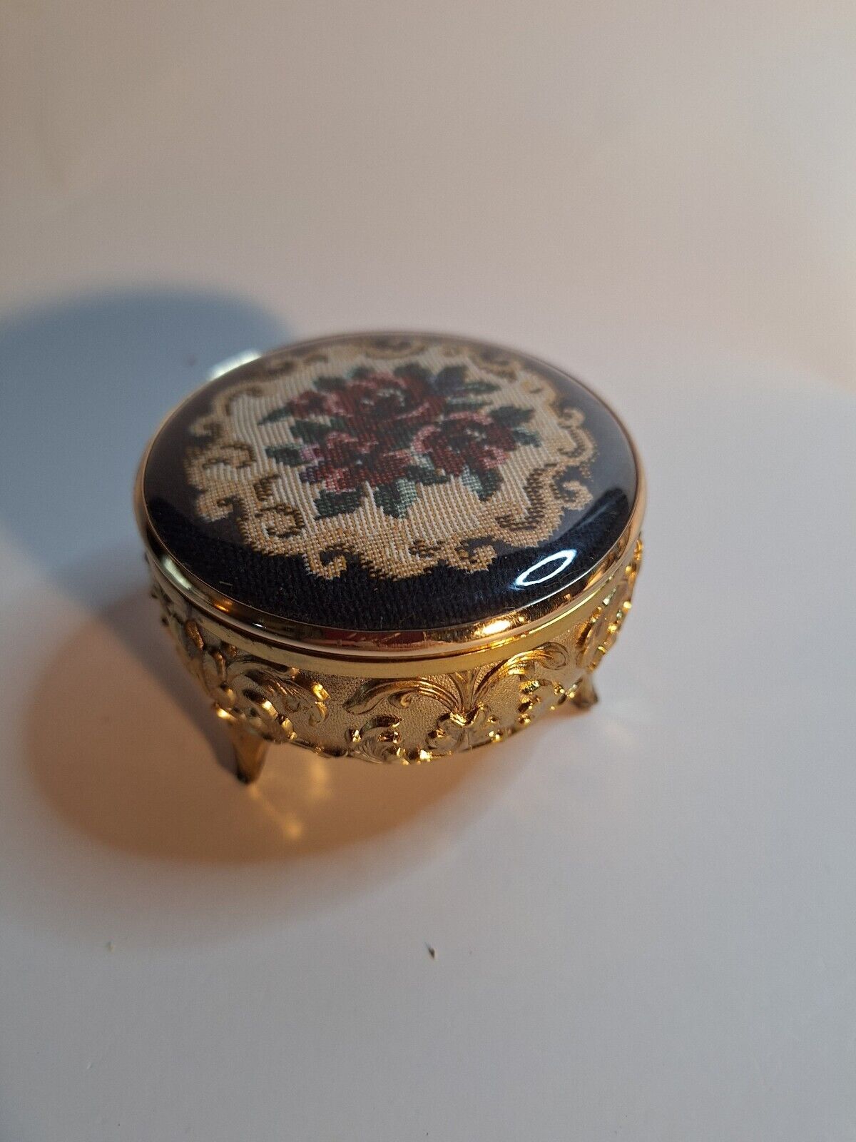 Vintage Round Footed Trinket Box With Mirror And Red Velvet Lining
