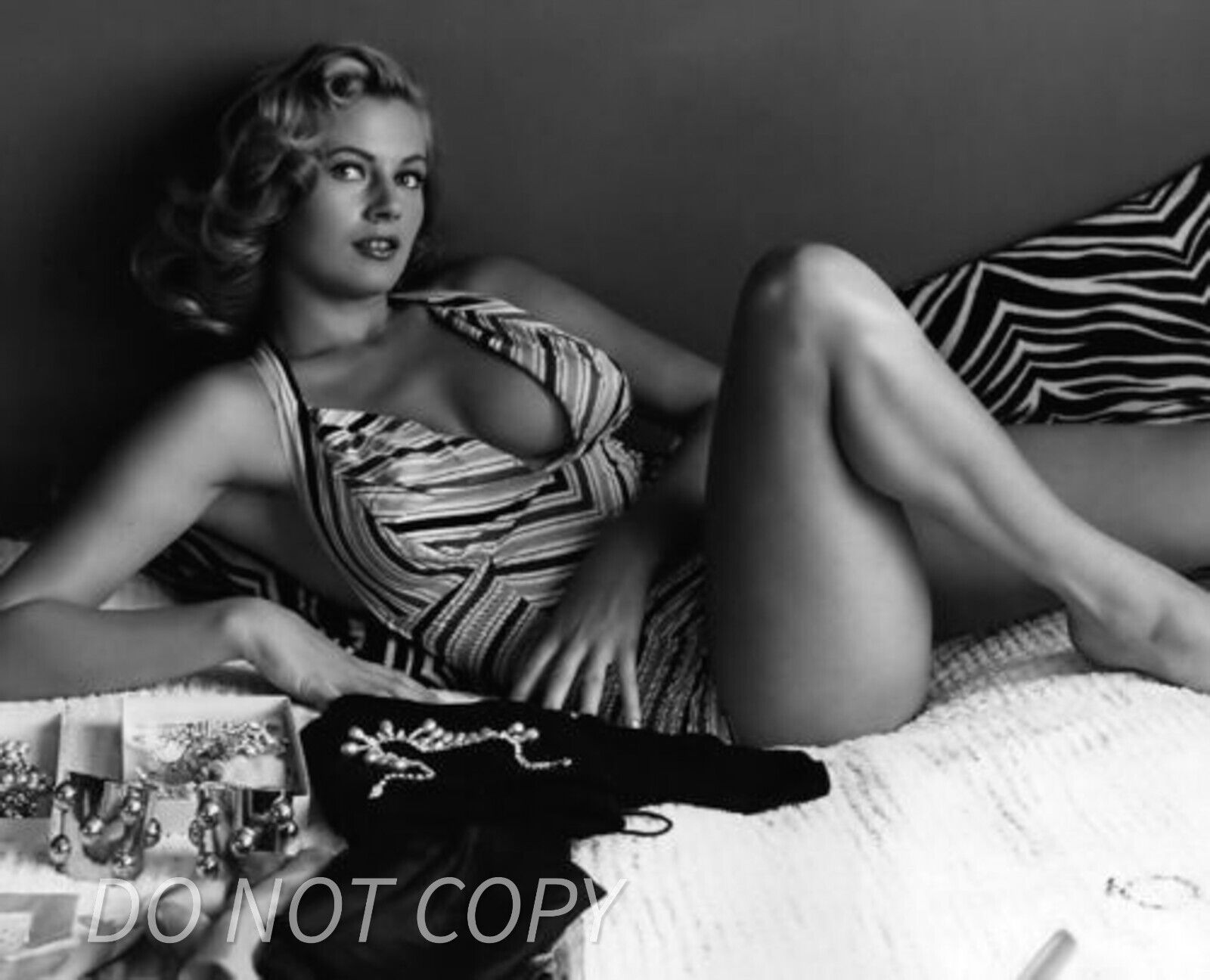 Anita Ekberg Vintage Celebrities Actress - 8X10 PUBLICITY PHOTO - Collectible