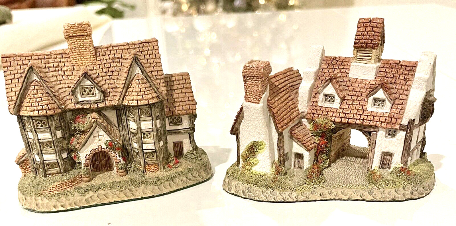 Set Of 2 David Winter Shirehall & The School House Miniature Houses 3.5” X 2.5”