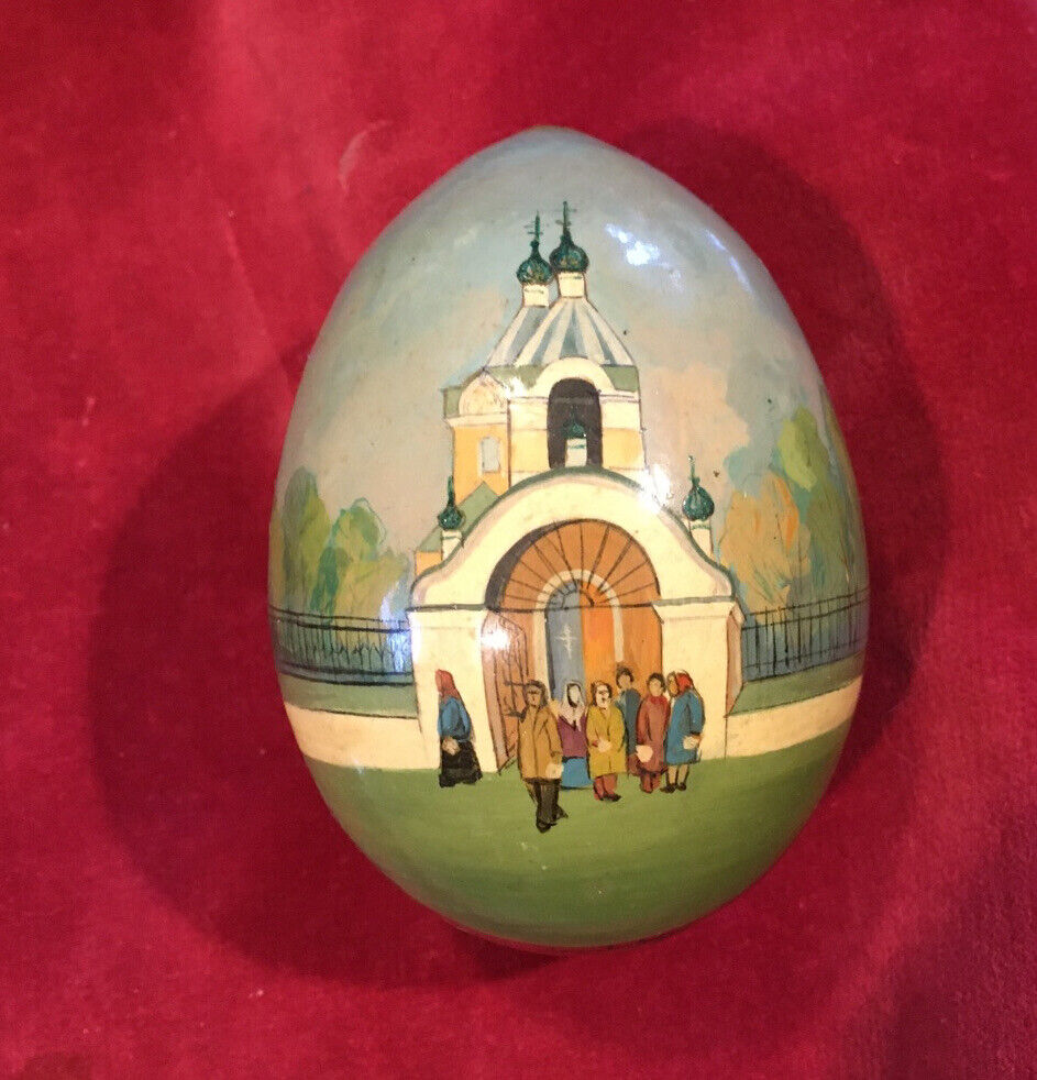 VINTAGE HAND PAINTED WOODEN RUSSIAN EGG  NICE PATINA GOOD DECORATION