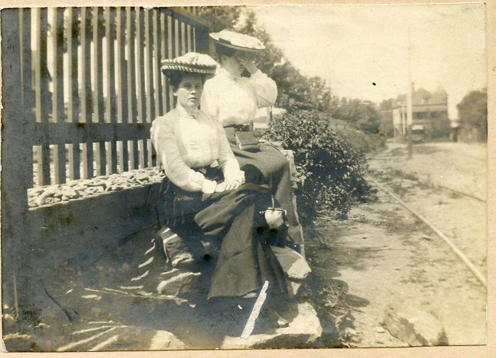 1903 LAKE QUINSIG MASSACHUSETTS*2 LADIES FANCY HATS*TRAIN TRACKS*PHOTO ON BOARD