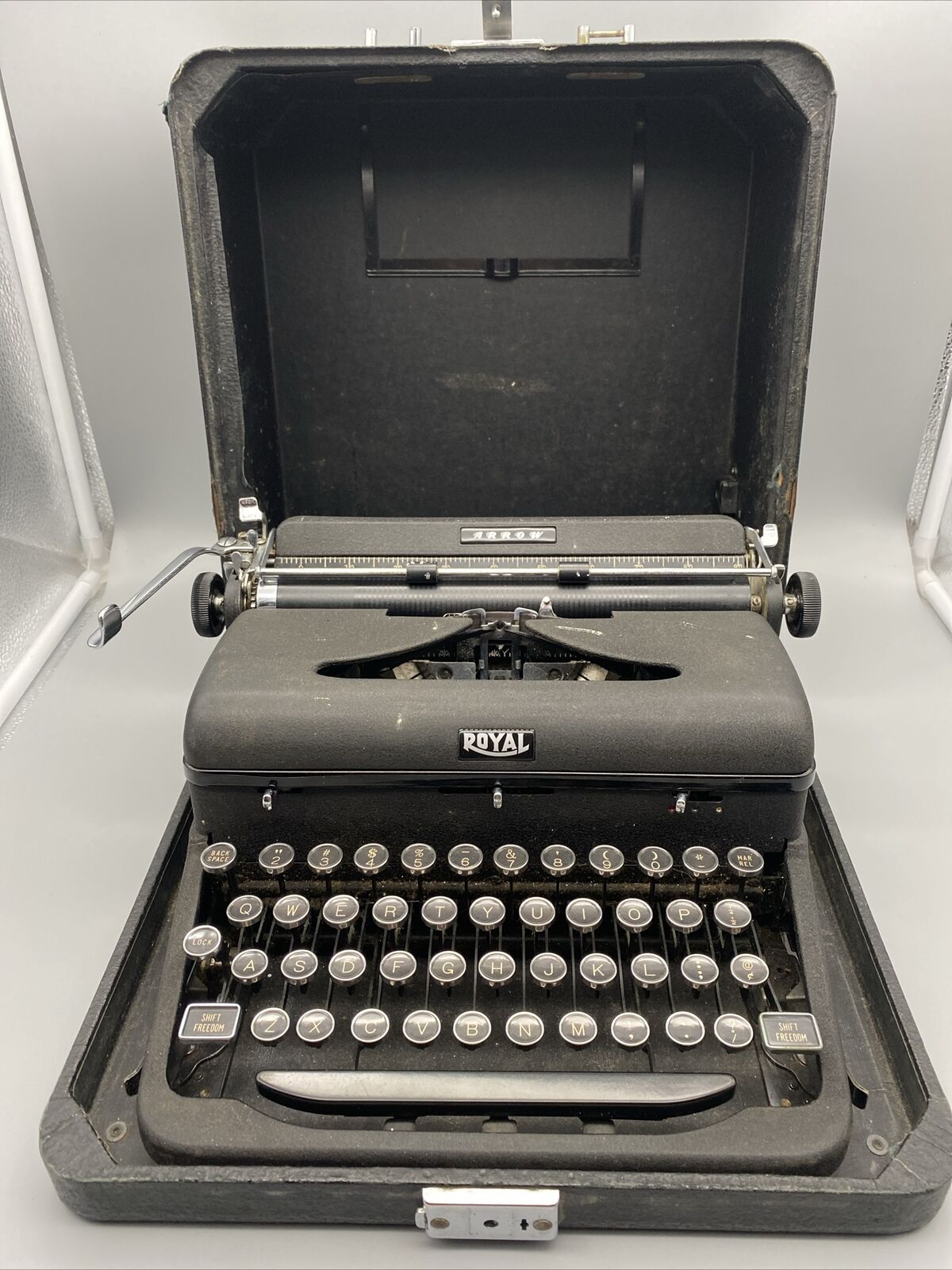 Royal Typewriter Arrow Black with Case
