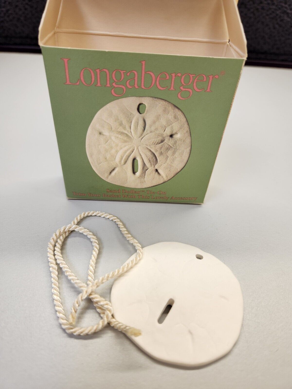 Longaberger Pottery 2001 SAND DOLLAR Tie On #39551  IN BOX  MADE IN USA