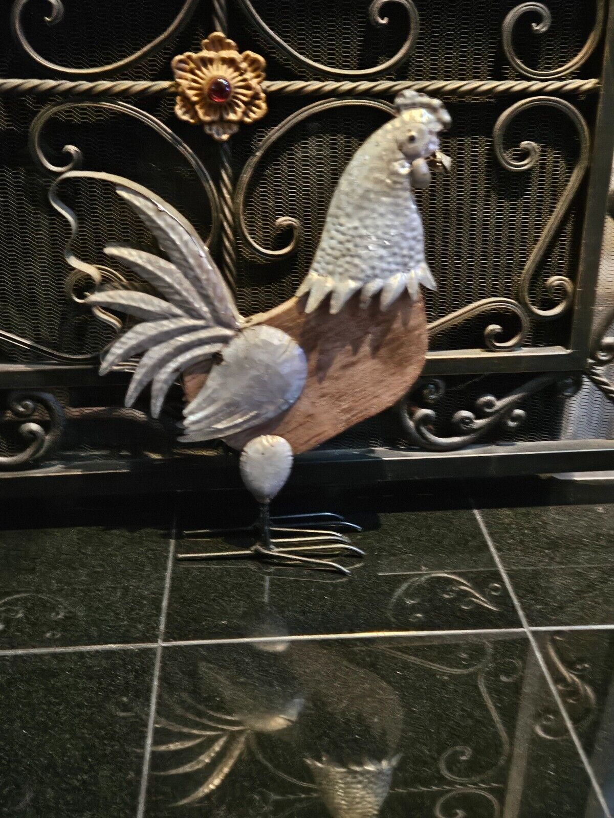 Vintage Tin &Wood Rooster Indoor/Outdoor Use **READ**