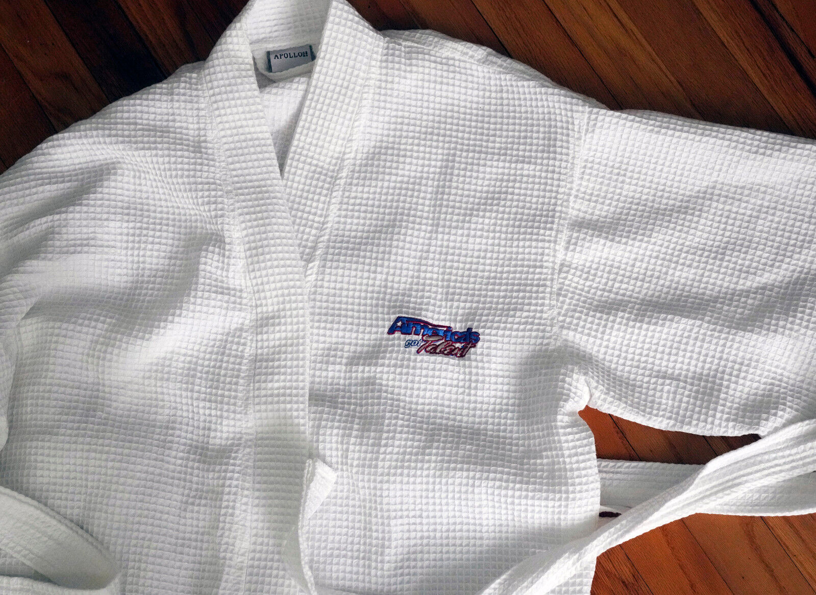 America\'s Got Talent White Robe One-size - Never Used