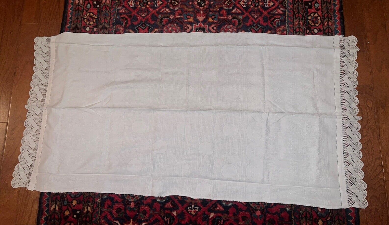 Vintage Crochet Lace White Table Runner Tablecloth Beautiful No Stains Christmas
