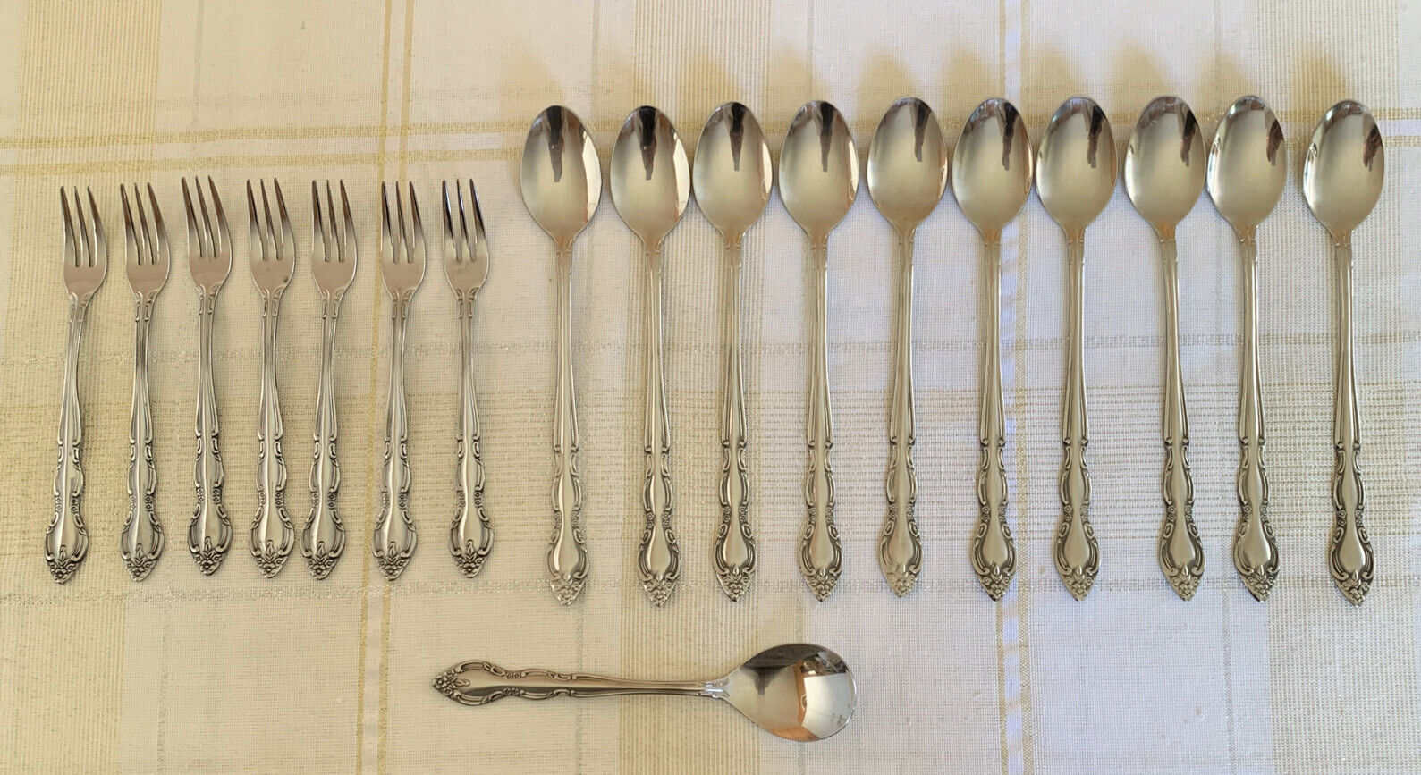 FLEURETTE Imperial Intl IIC Inox Flatware 18 Pcs IMIFLE Stainless Disc Floral