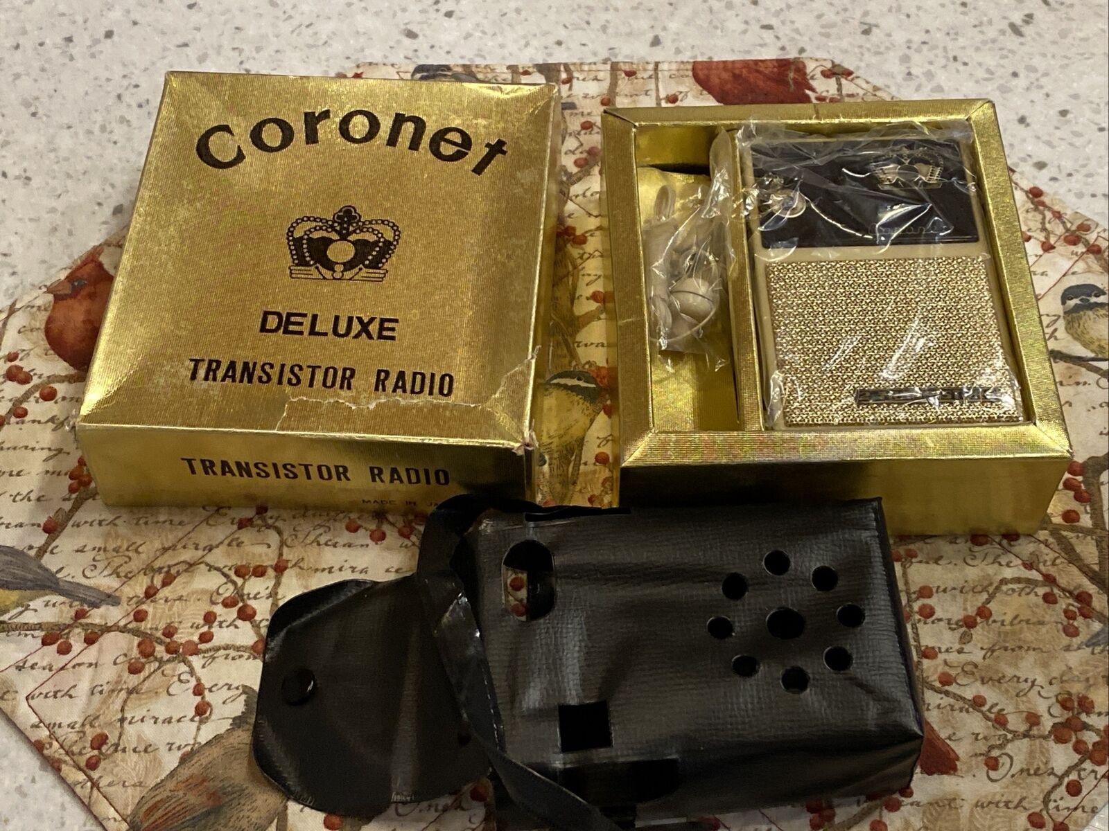 Vintage Coronet Deluxe Transistor Radio 