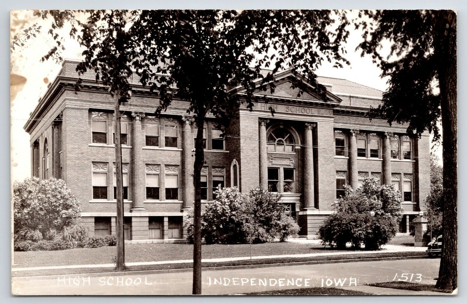 Independence Iowa~High School w/Columns Near to the Wall 1940s RPPC Postcard PC