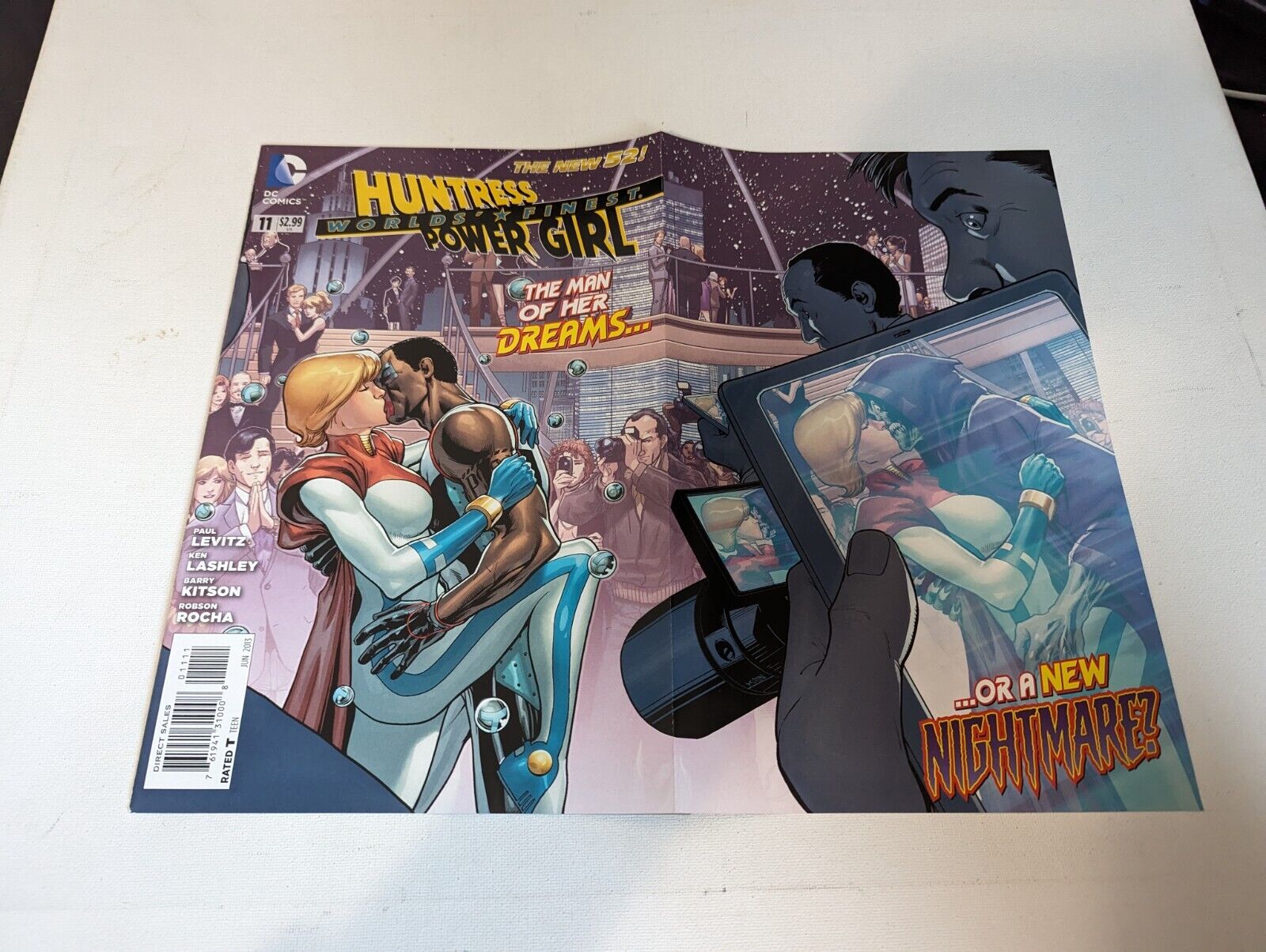 World\'s Finest #11 (DC Comics 2013) Combine Shipping Huntress/Powergirl 