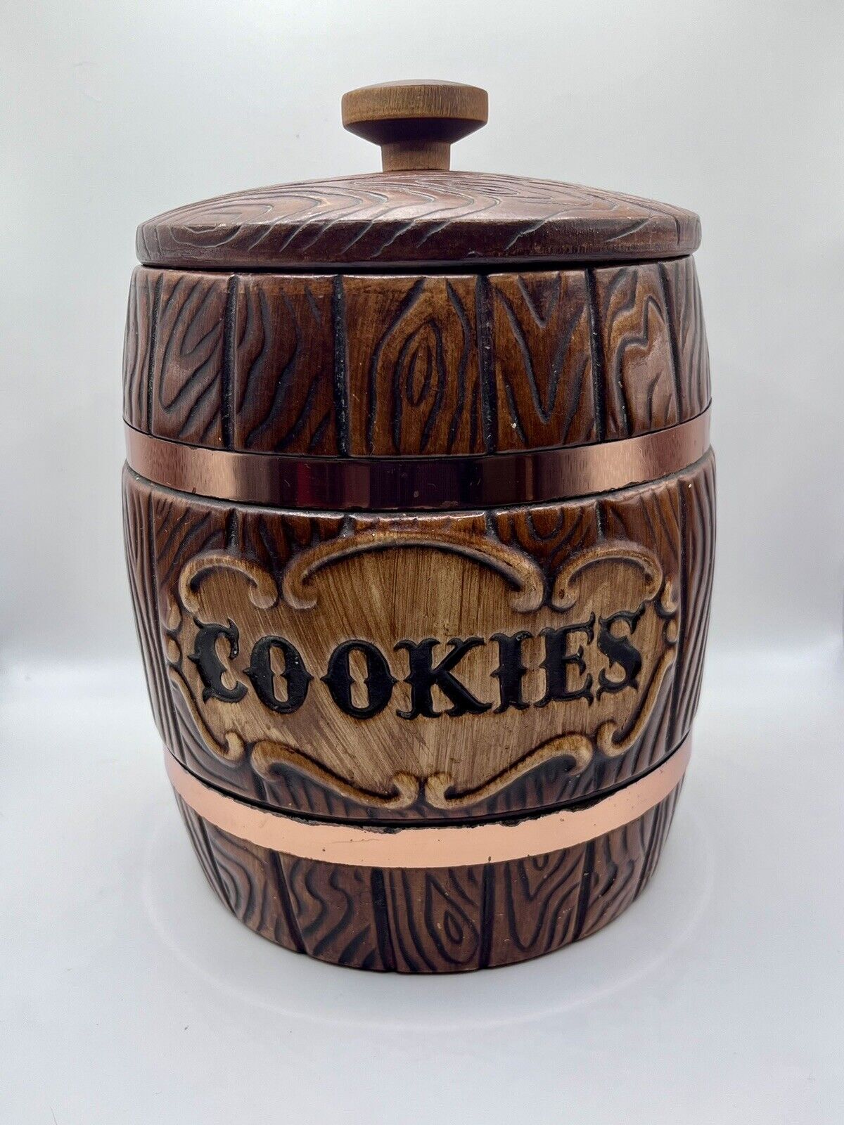 Vtg 1960's Treasure Craft Faux Wood Barrel cookie jar copper rings 8