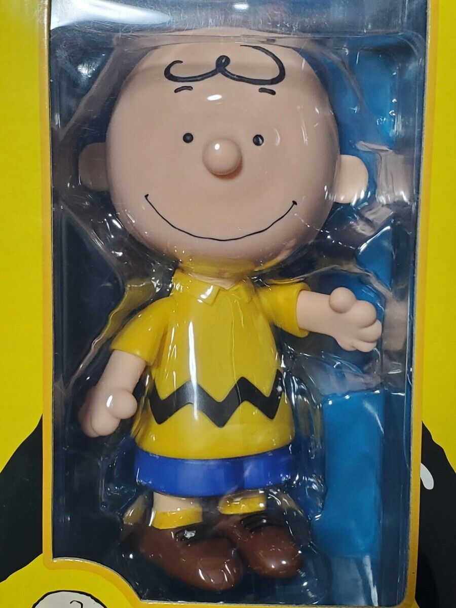 (1) Medicom Toy WE LOVE PEANUTS SNOOPY VCD Charlie Brown Soft Vinyl Figure S